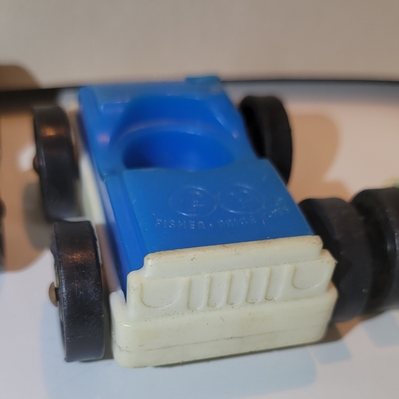4 Vintage Fisher Price Little People Single One Person Cars. - Picture 5 of 9